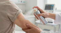 This spray-on powder can stop life-threatening bleeding in 1 second