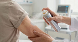 This spray-on powder can stop life-threatening bleeding in 1 second